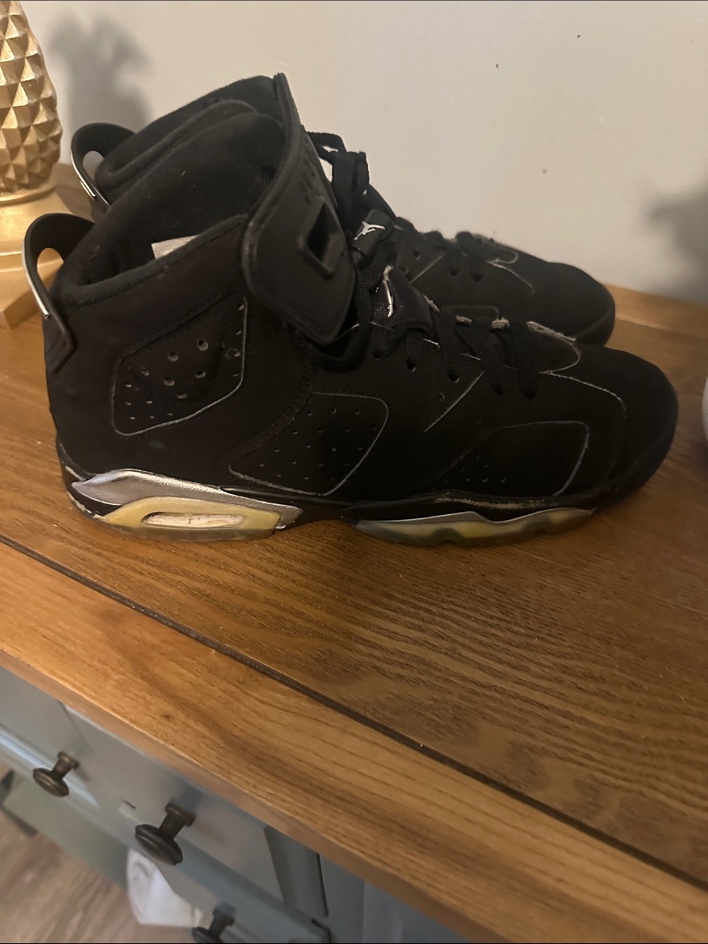 Jordan Kids Black and Gold Sneakers